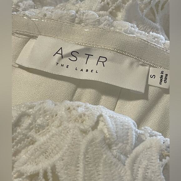 ASTR Size Small NEW Daniela White Off the Shoulder Lace Mini Dress NWT - Picture 6 of 8